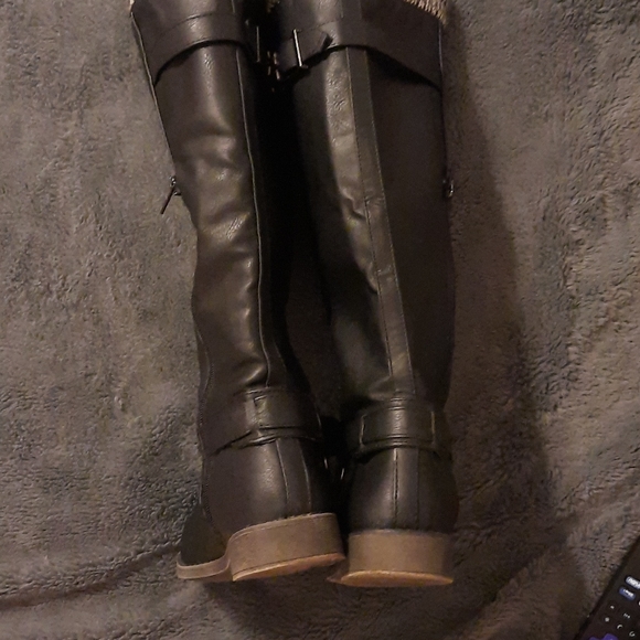 boots - Picture 3 of 4